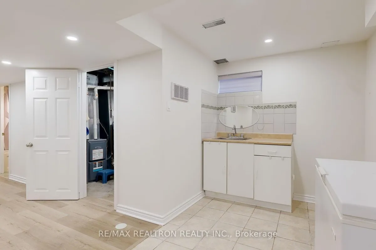 25 Greybeaver Trail, ON M1C 4P1