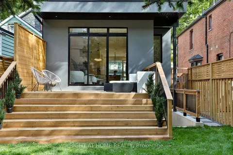 60 Winnifred Avenue, ON M4M 2X3