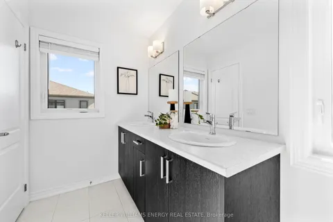 62 Sorbara Way, ON L1M 0M4