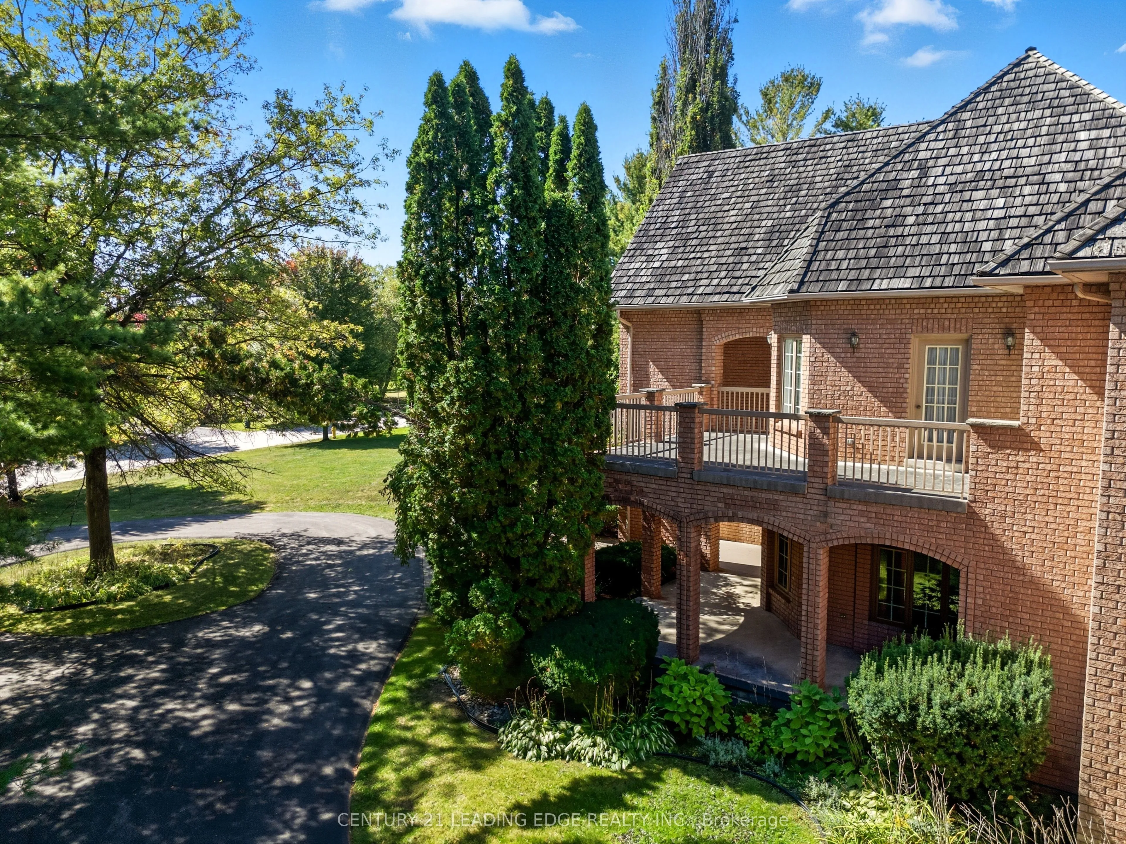 8 Bunhill Court, ON L1Z 1X5