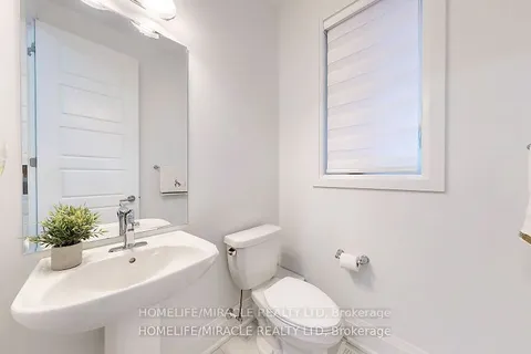 2849 Foxden Square, ON L1X 0N9