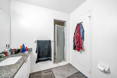 29 Skelton Crescent, ON L1Z 1R4