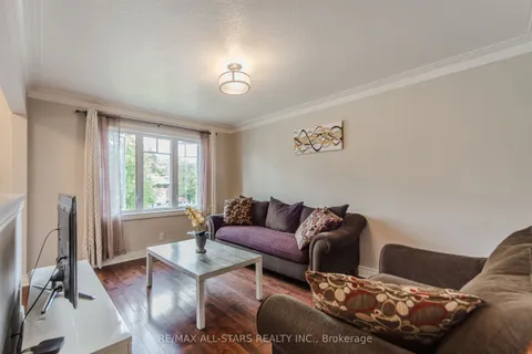 27 Martindale Road, ON M1M 2B8