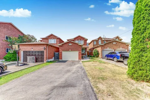 16 Candler Court, ON L1C 4S9