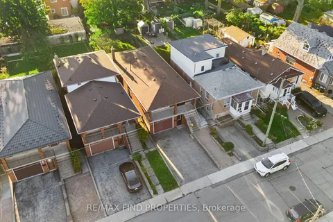 16 Mcdonald Avenue, ON M1L 3Y8
