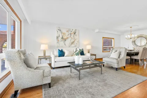 16 Mcdonald Avenue, ON M1L 3Y8