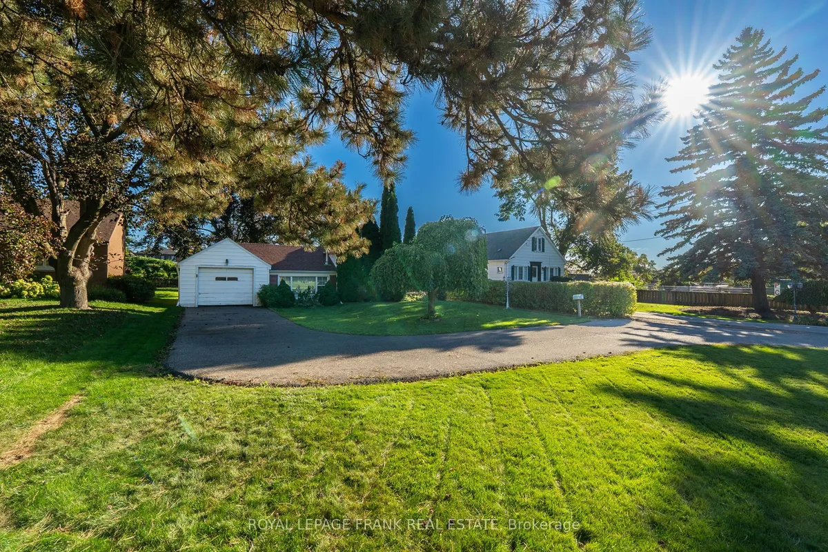 1033 King Street, ON L1H 1H4