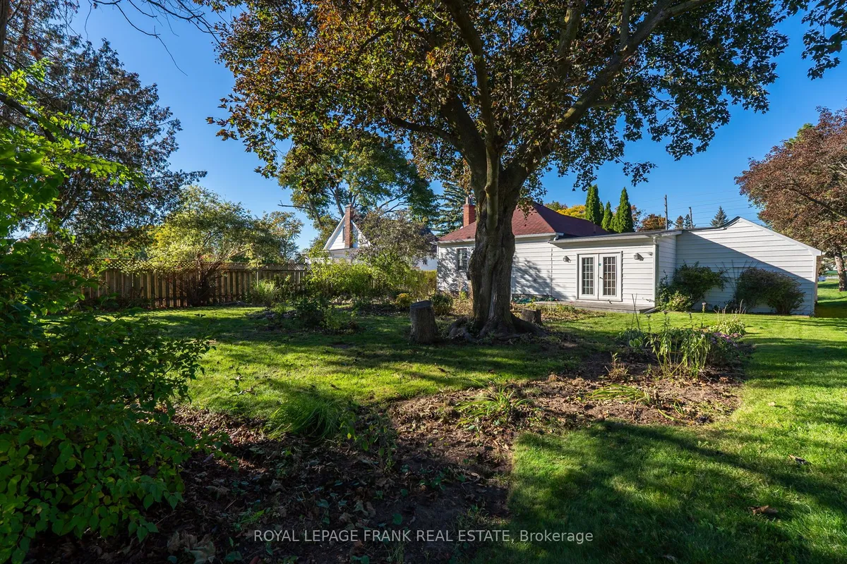 1033 King Street, ON L1H 1H4