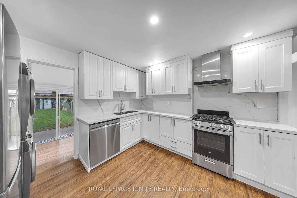 148 Barrington Avenue, ON M4C 4Z2