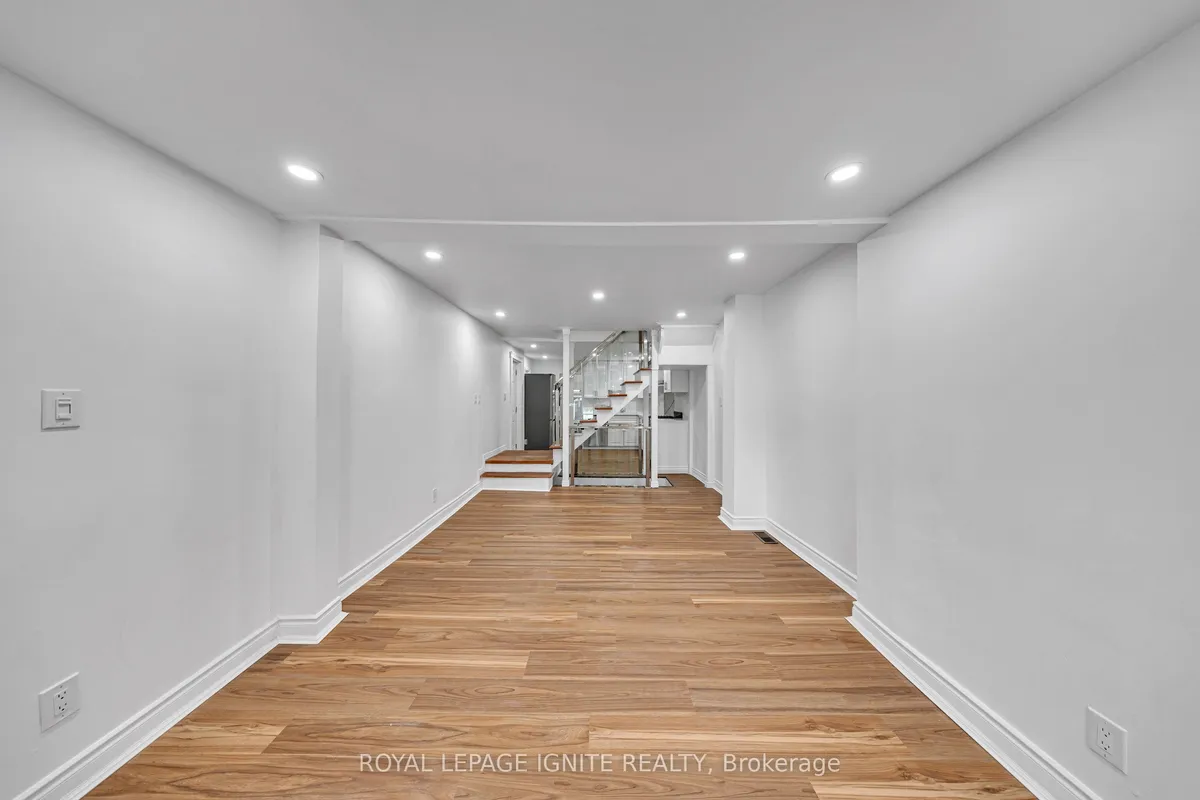 148 Barrington Avenue, ON M4C 4Z2