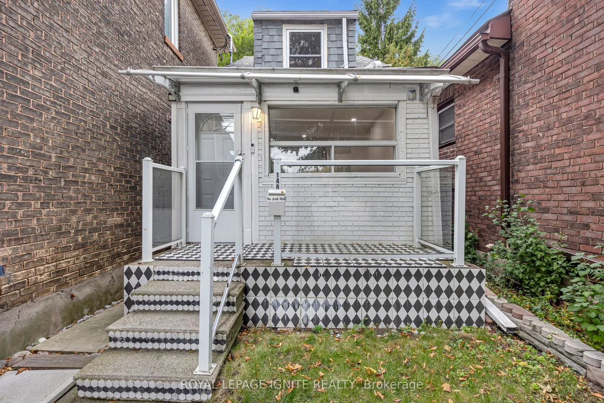 148 Barrington Avenue, ON M4C 4Z2