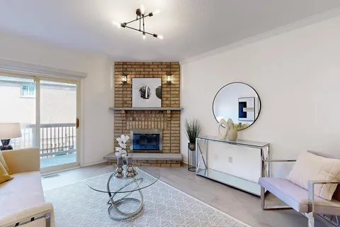 9 Cranston Manor Court, ON M1J 3M7