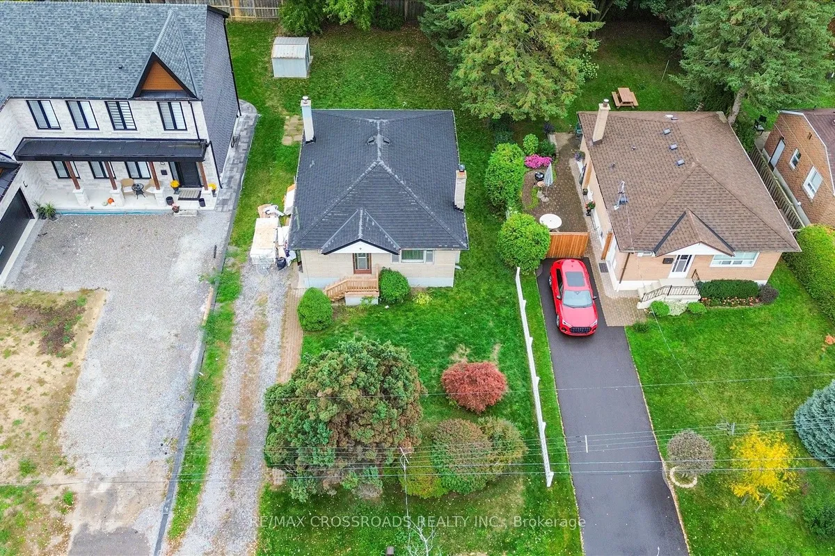 9 Euclid Avenue, ON M1C 1J7