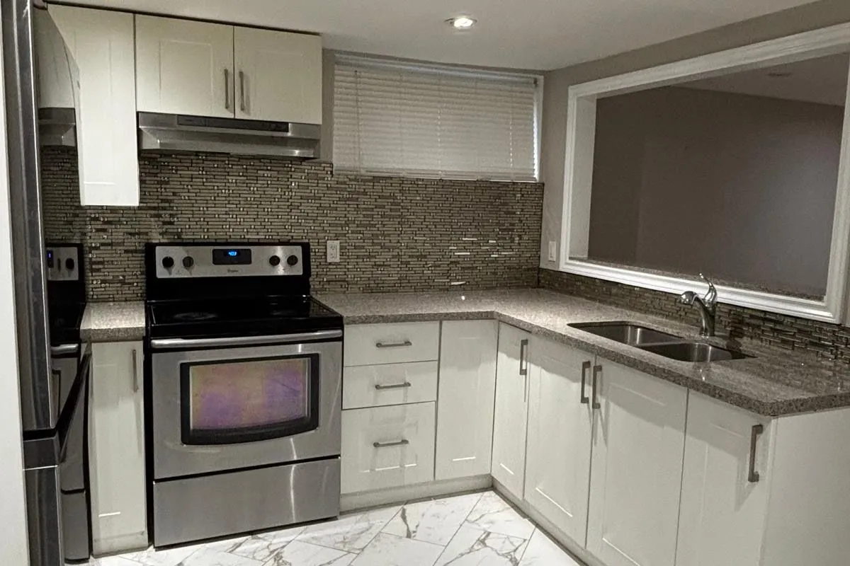 404 Glendale Avenue, ON L1J 3H8