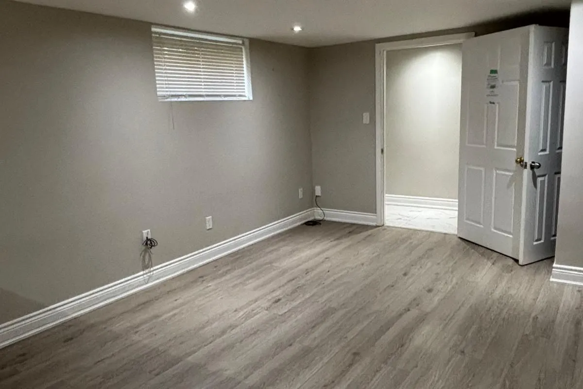 404 Glendale Avenue, ON L1J 3H8