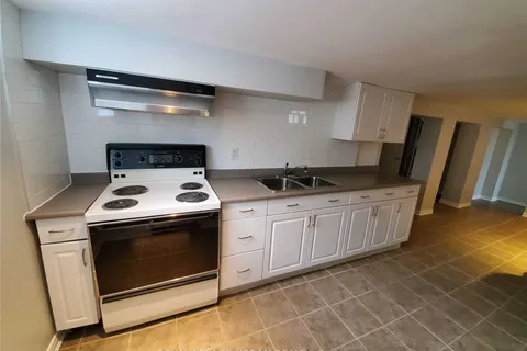 130 Yardley Avenue, ON M4B 2B2