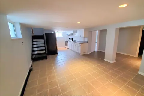 130 Yardley Avenue, ON M4B 2B2