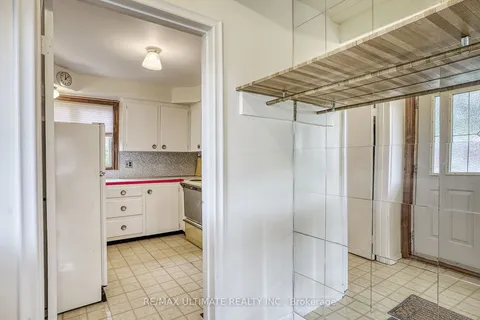 40 Treverton Drive, ON M1K 3S6