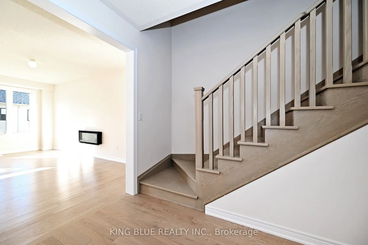 2027 Horace Duncan Crescent, ON L1L 0W4