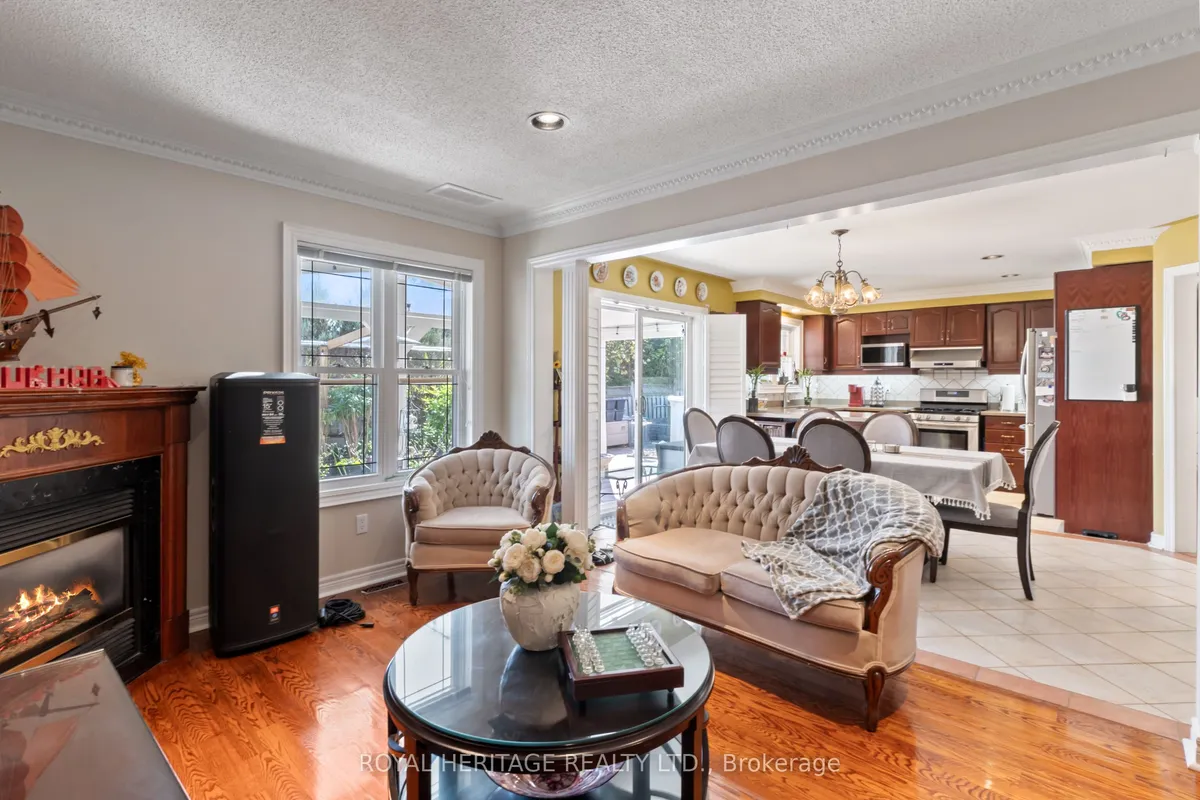 1101 Gossamer Drive, ON L1X 2T7