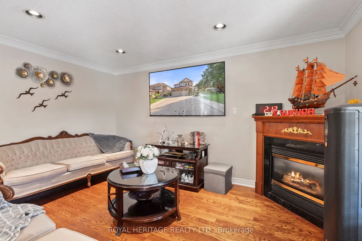 1101 Gossamer Drive, ON L1X 2T7