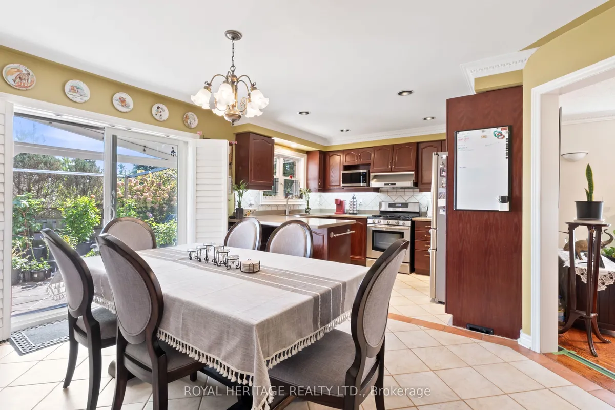 1101 Gossamer Drive, ON L1X 2T7