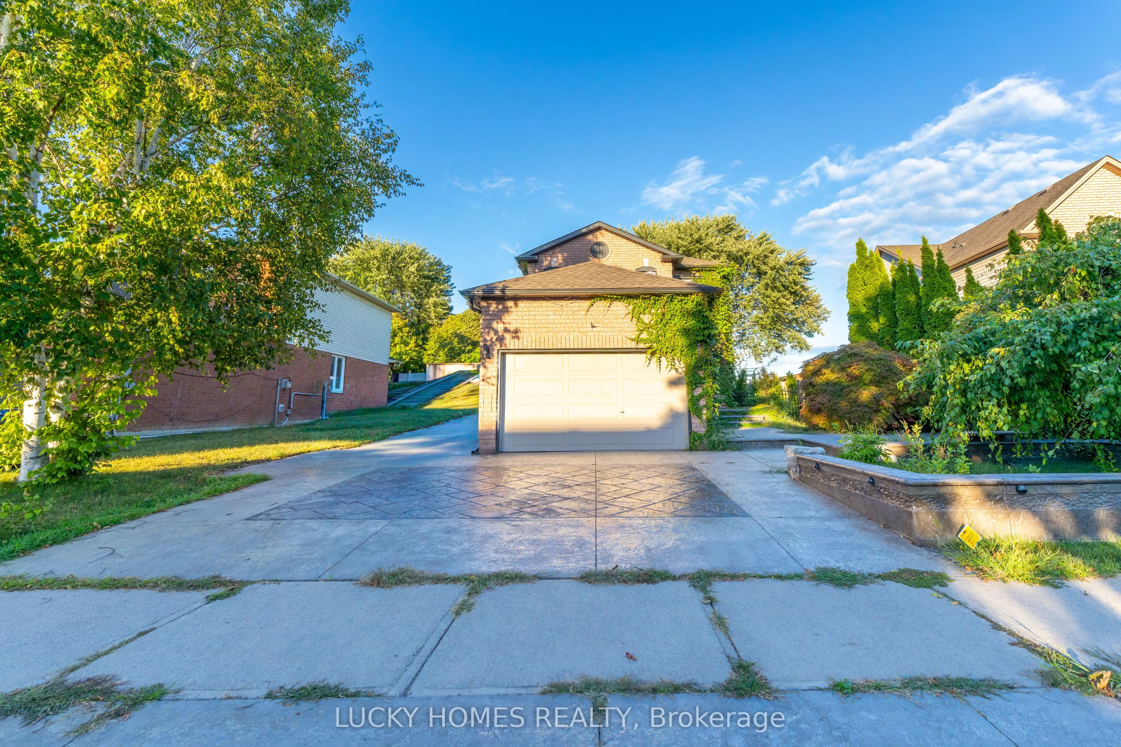 101 Meadowview Boulevard, ON L1C 4X4