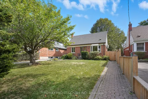 23 Scotswood Road, ON M1R 3N3