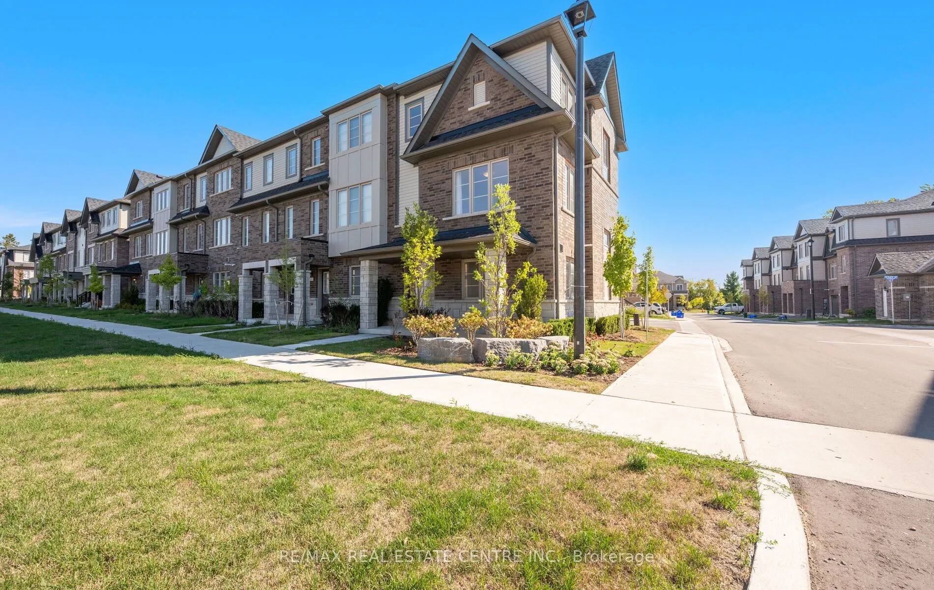 2073 Prestonvale Road, ON L1E 0G9