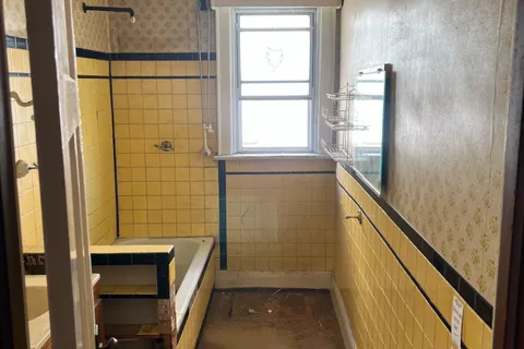 12 Stanhope Avenue, ON M4K 3N5