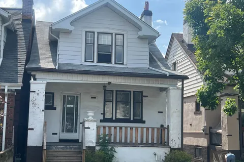 12 Stanhope Avenue, ON M4K 3N5