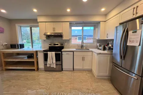 15 Summerglade Drive, ON M1S 1W8