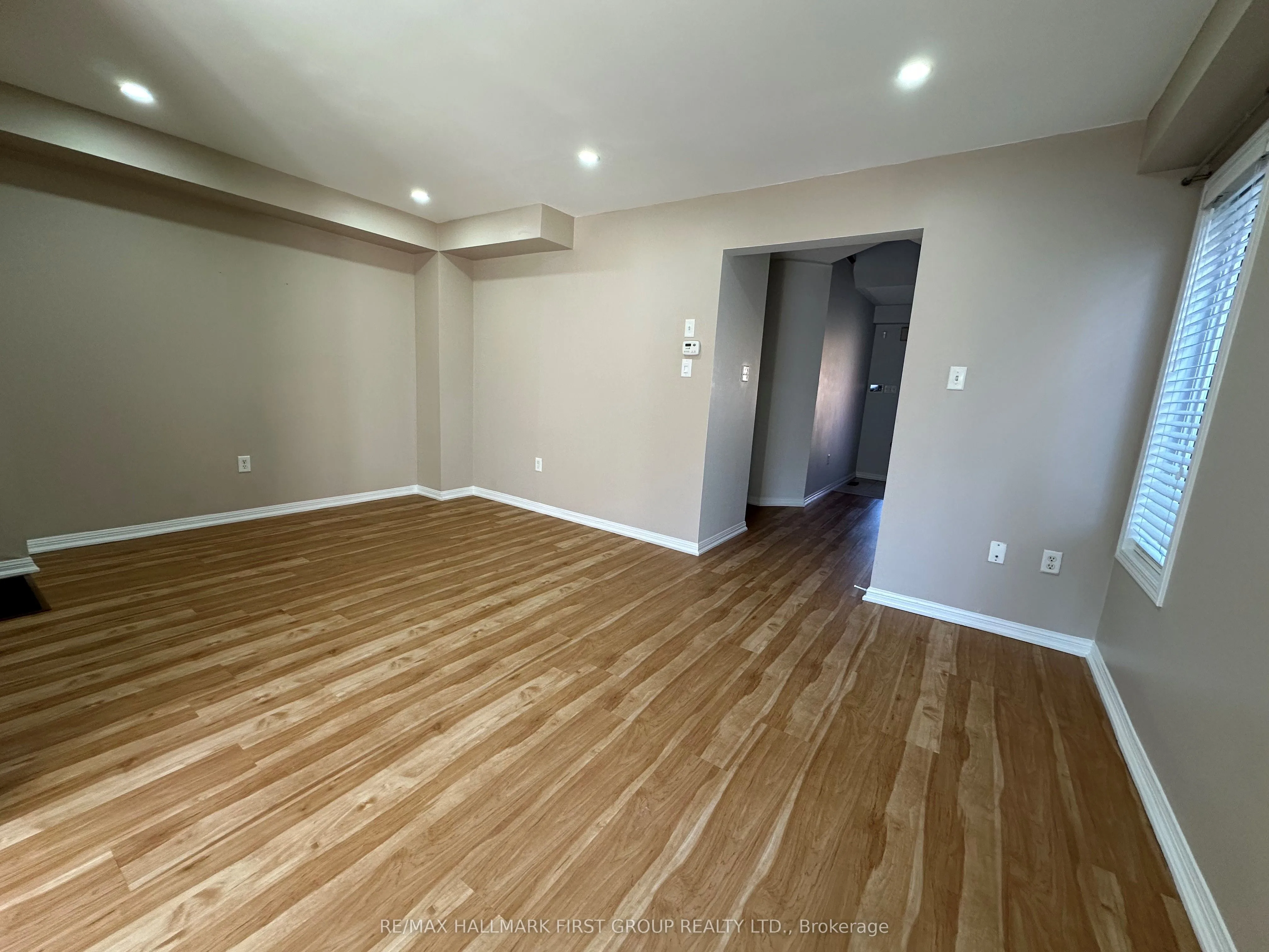 39 ROBIDEAU Place, ON L1R 3G6