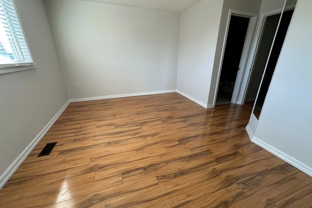 39 ROBIDEAU Place, ON L1R 3G6