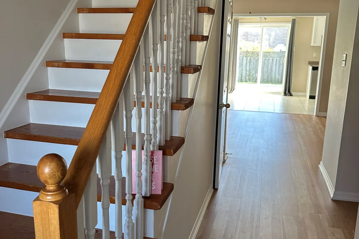 39 ROBIDEAU Place, ON L1R 3G6