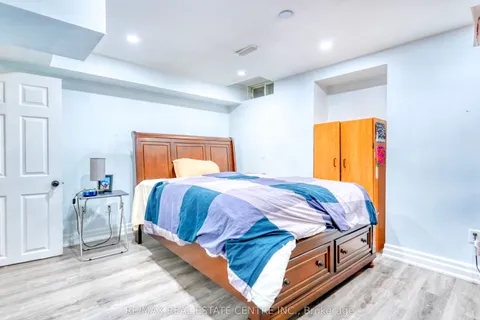 37 Shenandoah Drive, ON L1P 1S9