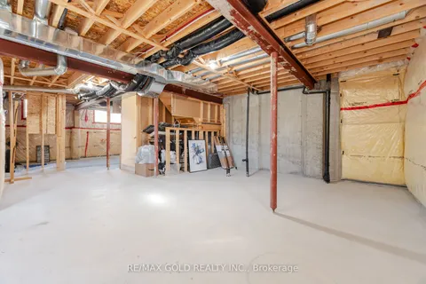 2494 Earl Grey Avenue, ON L1X 0B9