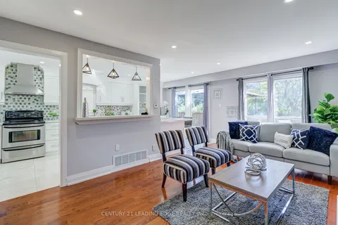 6 Wheaton Grove, ON M1J 3L5