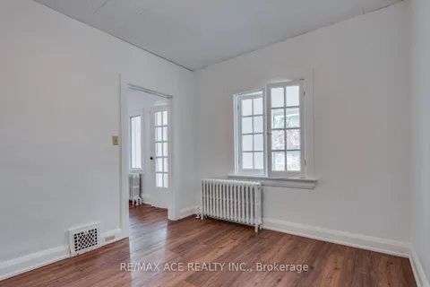 183 Glebemount Avenue, ON M4C 3S9