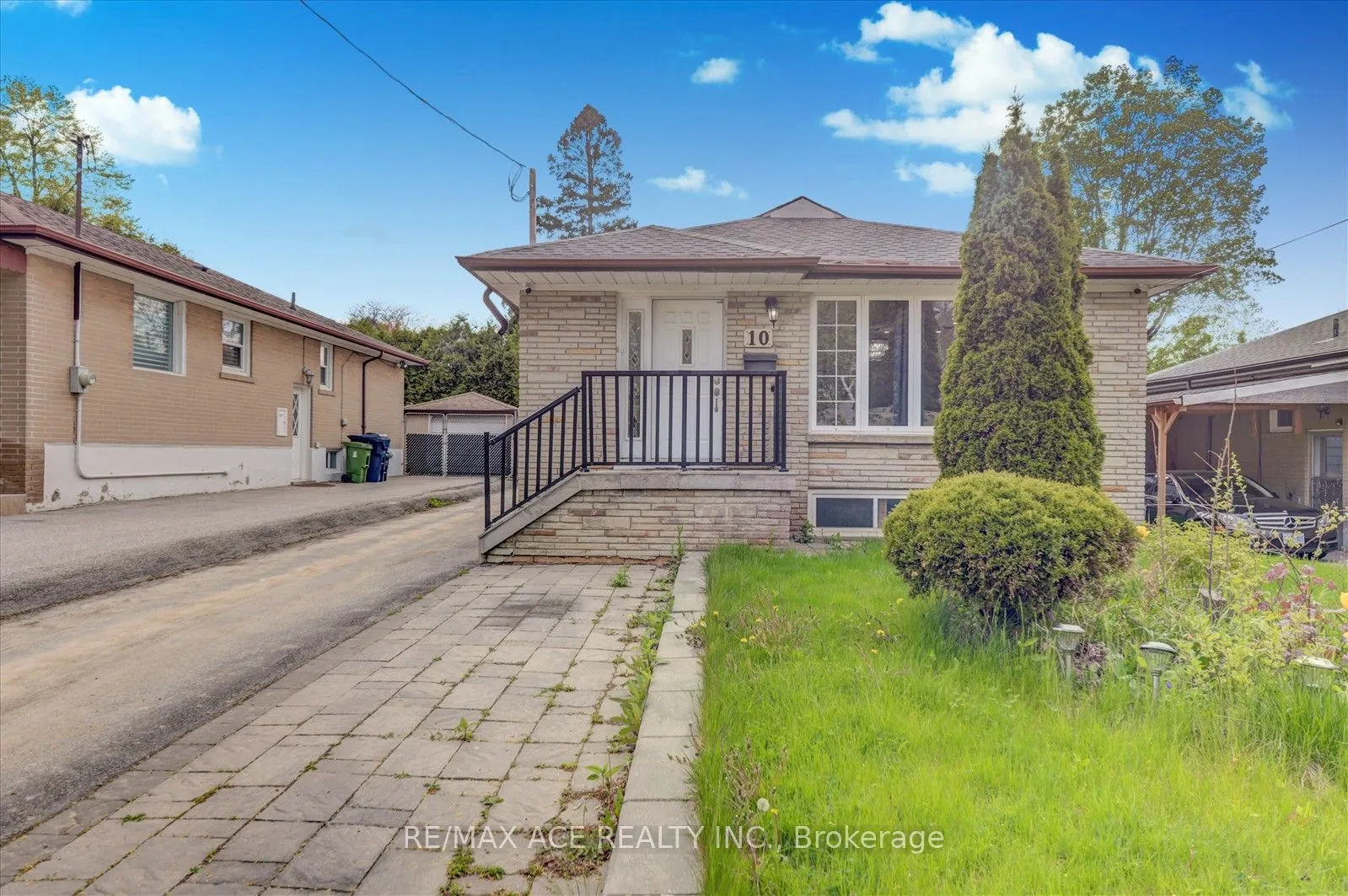10 Blakemanor Boulevard, ON M1J 2W4