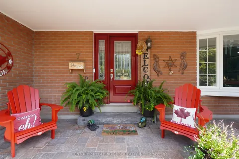 7 Dingley Court, ON L1S 6B5