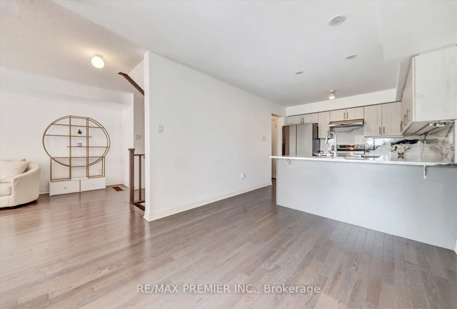 38 King William Way, ON L1C 7E8