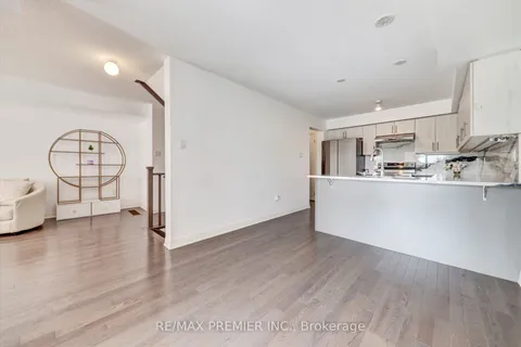 38 King William Way, ON L1C 7E8