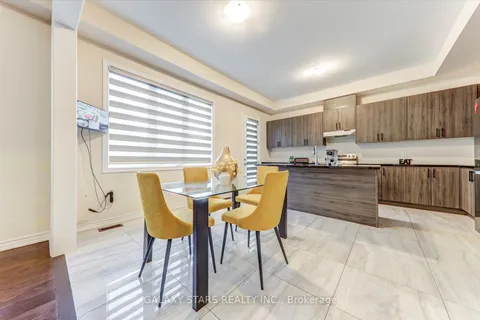 318 Fleetwood Drive, ON L1K 3G2