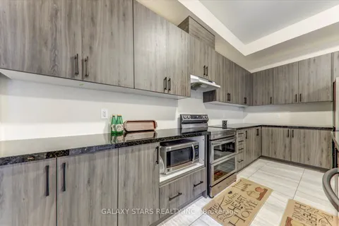 318 Fleetwood Drive, ON L1K 3G2