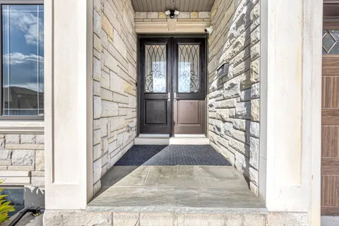 33 Starfire Drive, ON M1C 5G3