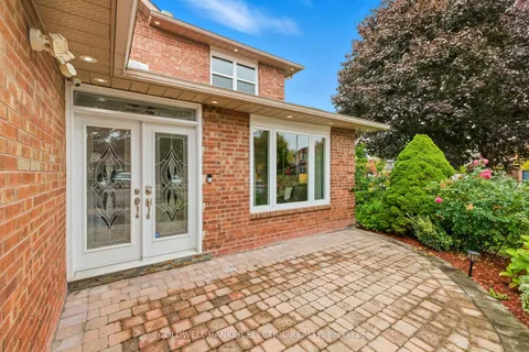 86 Rollo Drive, ON L1S 7B7