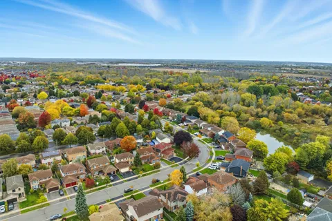 86 Rollo Drive, ON L1S 7B7