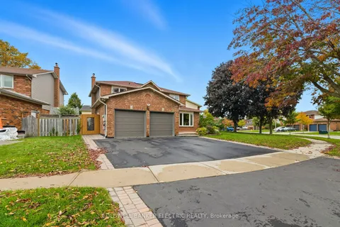 86 Rollo Drive, ON L1S 7B7