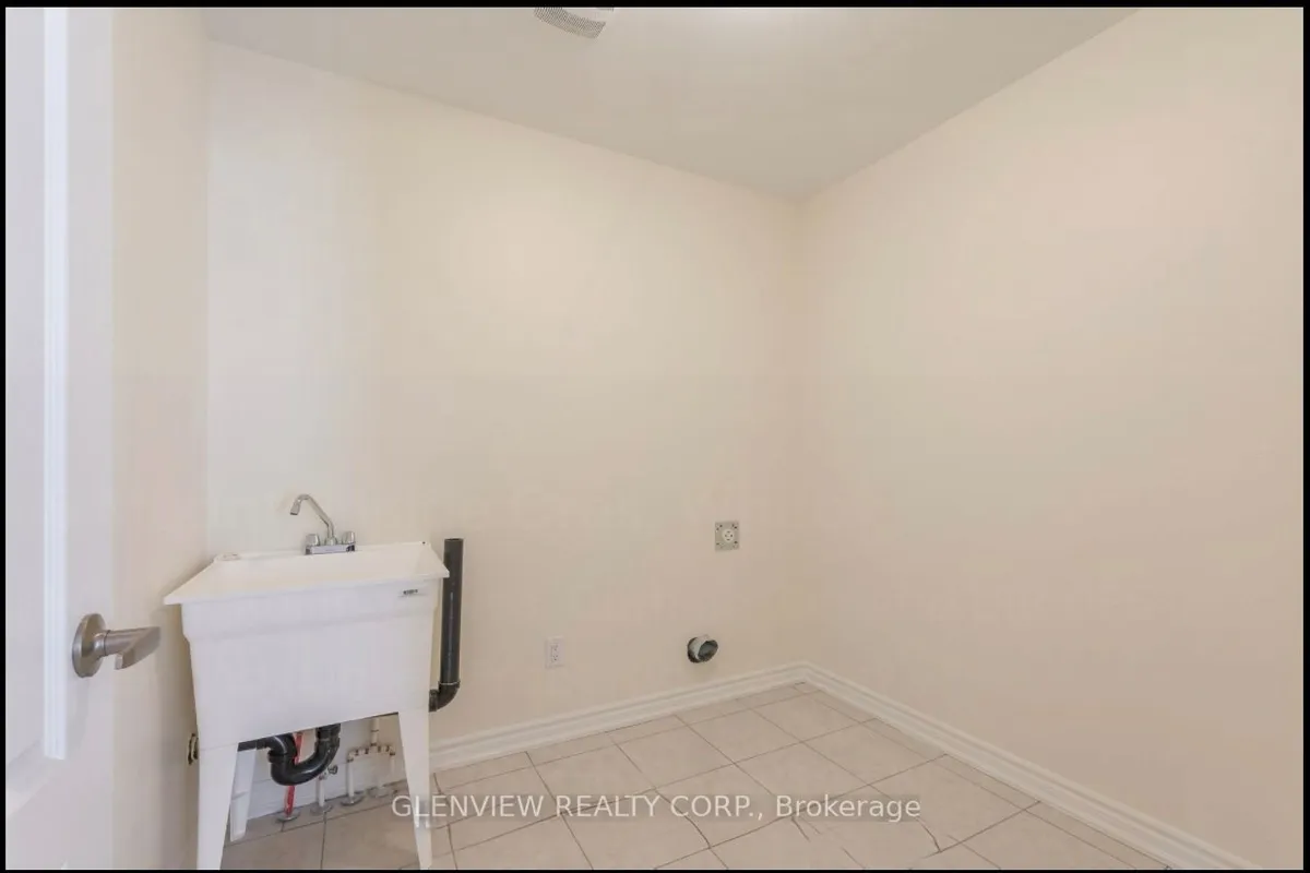 5 Mountainside Crescent, ON L1R 0P5